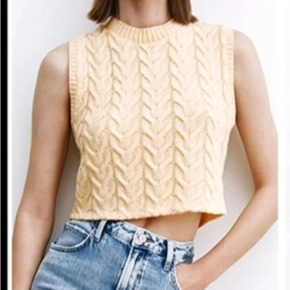 Zara‎ Cropped Sleeveless Sweater Cable knit Vest Women’s Yellow Size Large